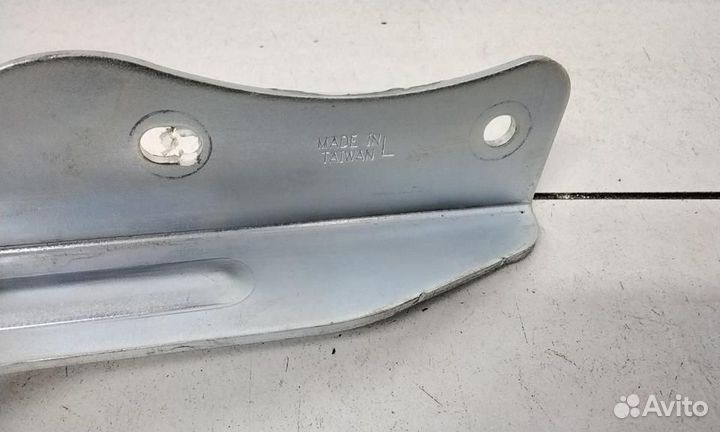 Петля капота левая Nissan Qashqai 2 