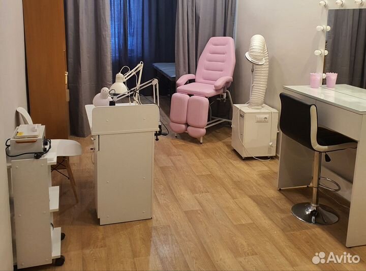 Педикюр с покрытием гель-лак (все включено)