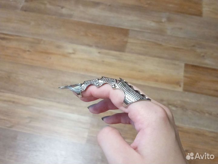 Кольцо коготь