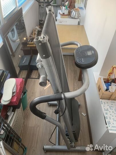 Велотренажер; беговая дорожка