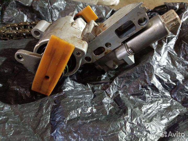 Натяжитель межвальной цепи ауди 1.8 ADR