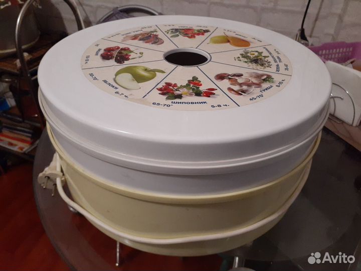 Сушилка для овощей и фруктов Ротор Дива