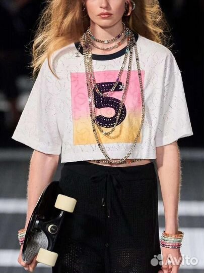 Футболка укороченная chanel