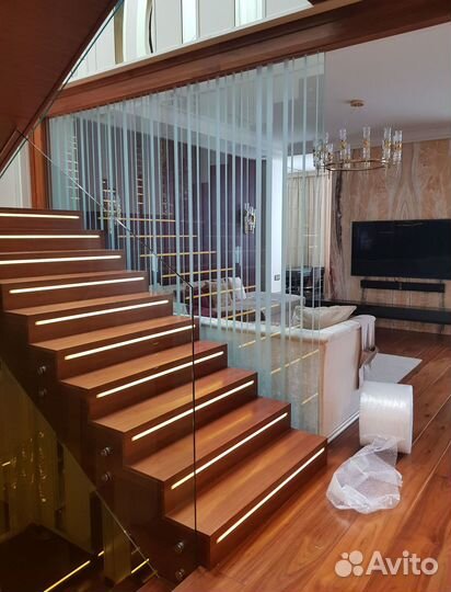 Ограждения для лестниц и балконов из стекла