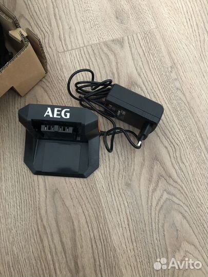 Аккумуляторная ушм AEG 125мм bews18-125BL-0