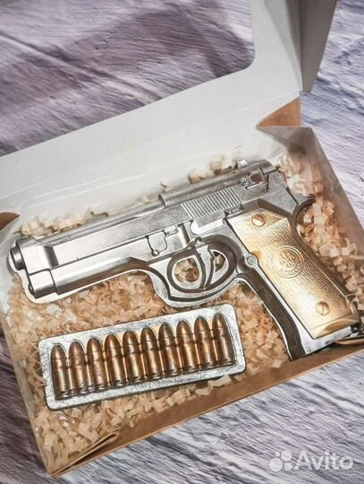 Пистолет из шоколада, подарок мужчине