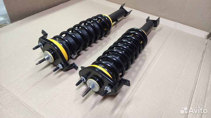 Стойка задняя в сборе 1шт Сайбер Себринг Стратус