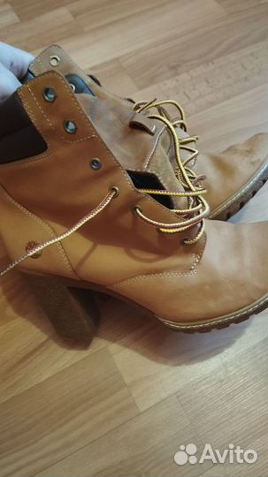 Женские ботинки на каблуке timberland