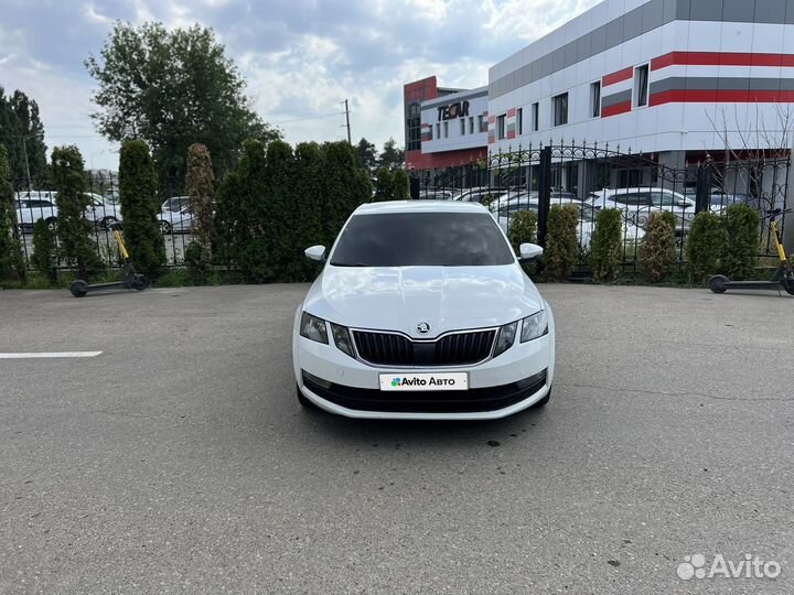 Skoda Octavia 1.6 AT, 2018, 200 000 км