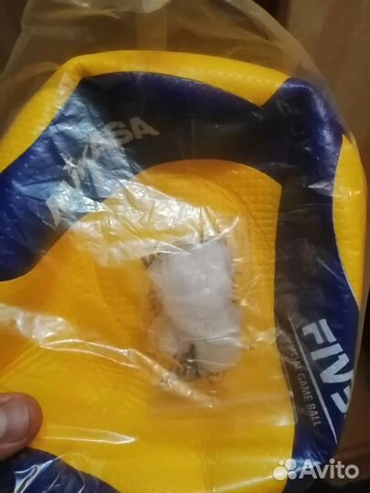 Волейбольный мяч Mikasa V200W