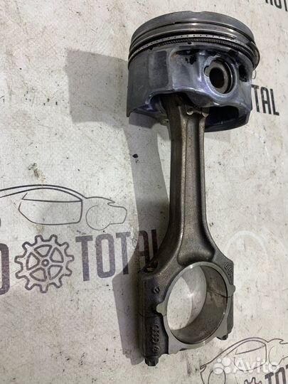 Поршень с шатуном Audi Q5 8R CDN 2011
