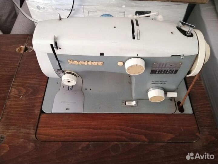Швейная машина Veritas
