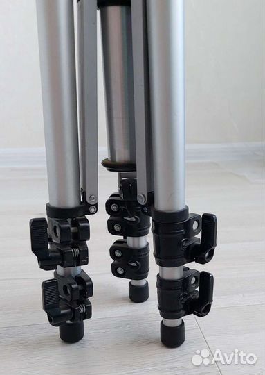 Штатив для фото и видео Dicom TP-721