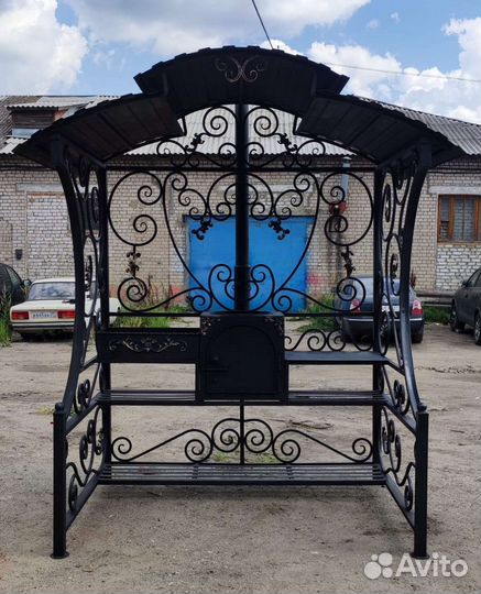 Мангал с крышей