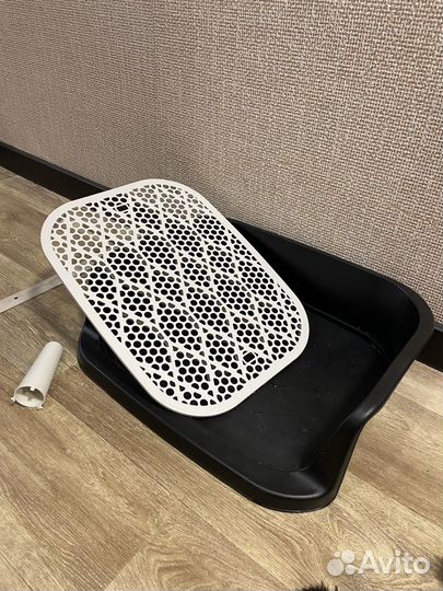 Лоток туалет для собак со стенкой и со столбиком