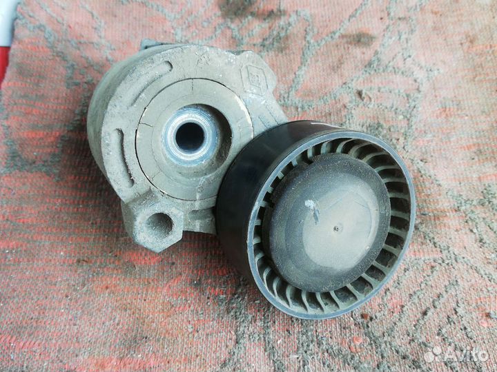 Ролик натяжной Рено Меган 2