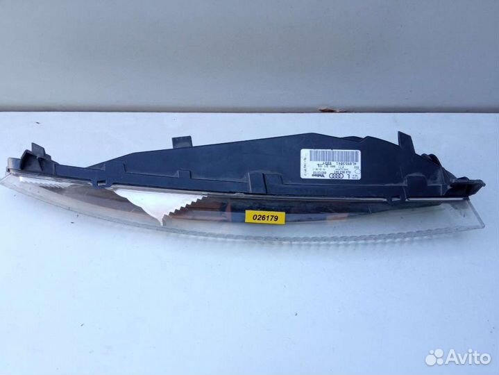 Поворотник левый Audi Q7 4L 4L0953041