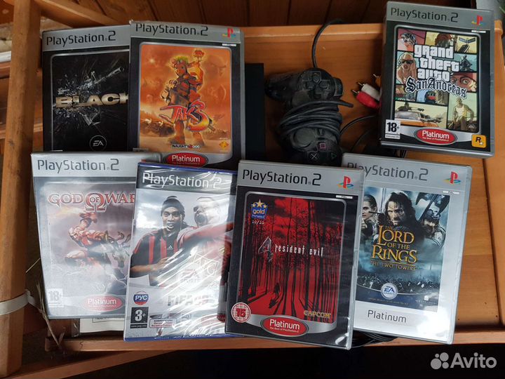 Sony PS2 и диски в комплекте