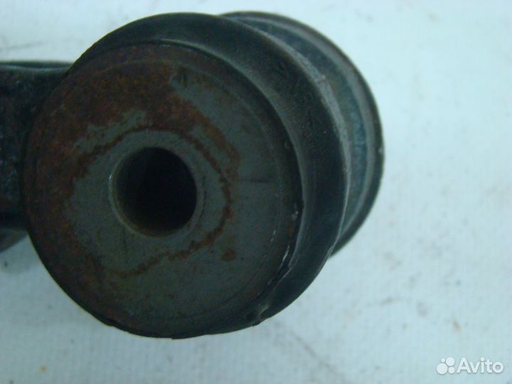 Рычаг R LH Legacy BM9-2011