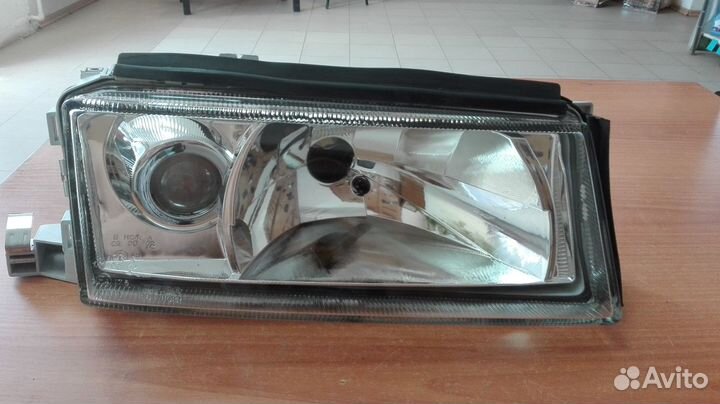 Фара передняя левая с эк с противотум хрусталь