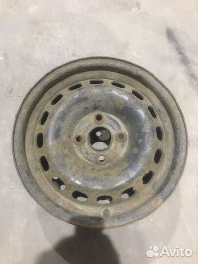 Оригинальная штамповка Audi 80 r15