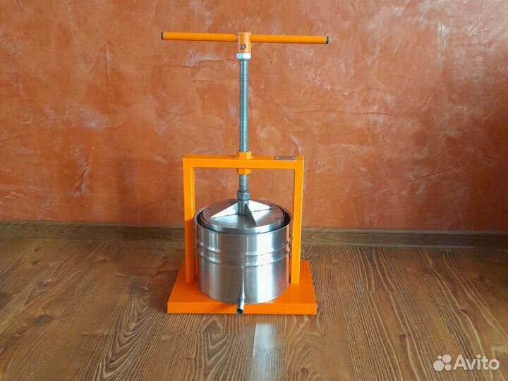 Пресс винтовой ручной 5 литров