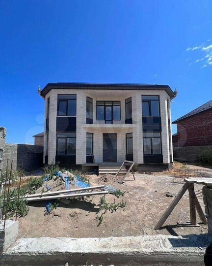 Дом 217 м² на участке 6 сот.