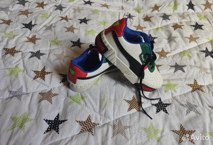 Кроссовки и куртка