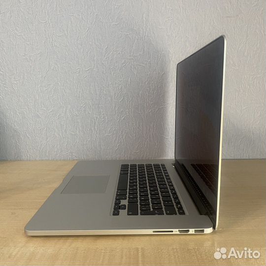 Apple MacBook Pro 15 mid 2015/i7/16gb/256