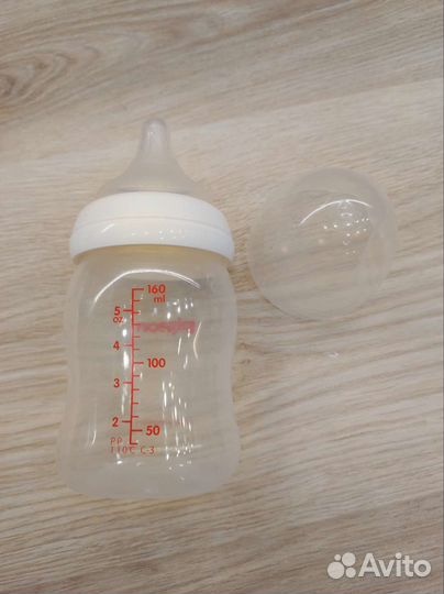 Молокоотсос medela ручной, бутылочка Philips Avent