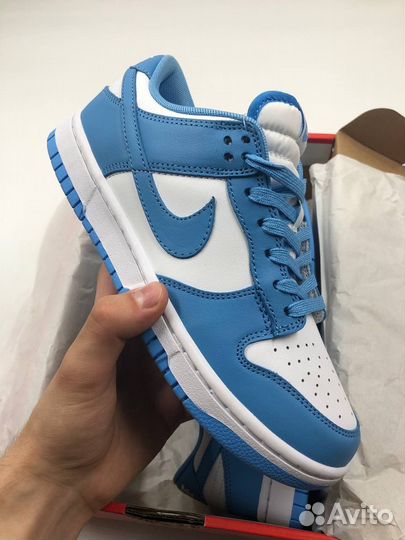 Nike dunk low university blue