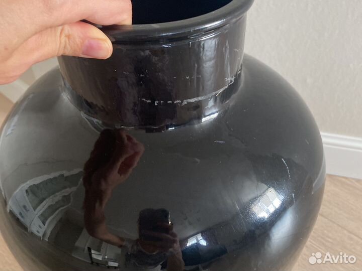 Большая ваза черная