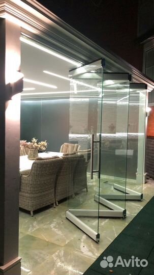 Безрамное остекление ресторанов