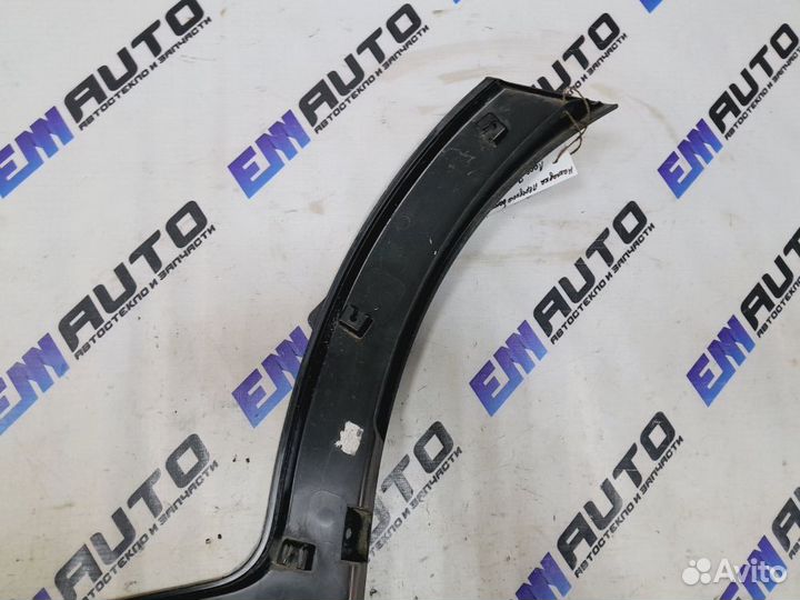 Накладка переднего бампера прав. Лада Гранта Кросс