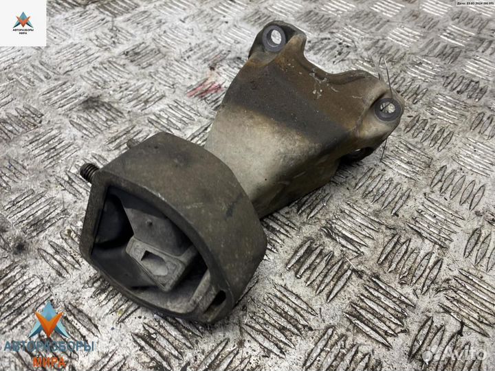 Кронштейн кпп Audi A4 B5 1997 8D0399113AB