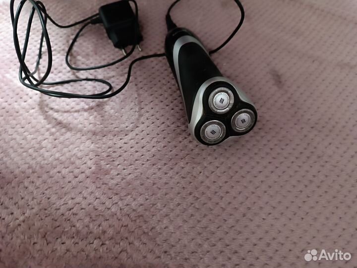 Электрическая бритва Филипс