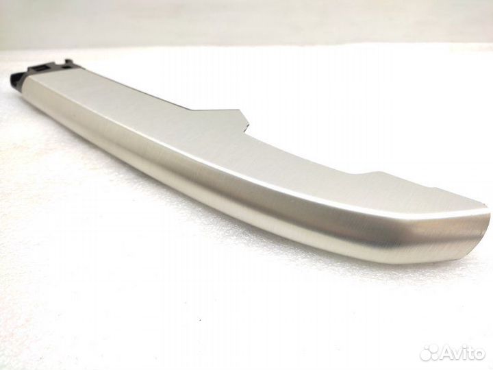 Накладка левая Land Rover Discovery 5 L462 3.0D