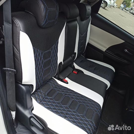 Чехлы на Prius Alpha