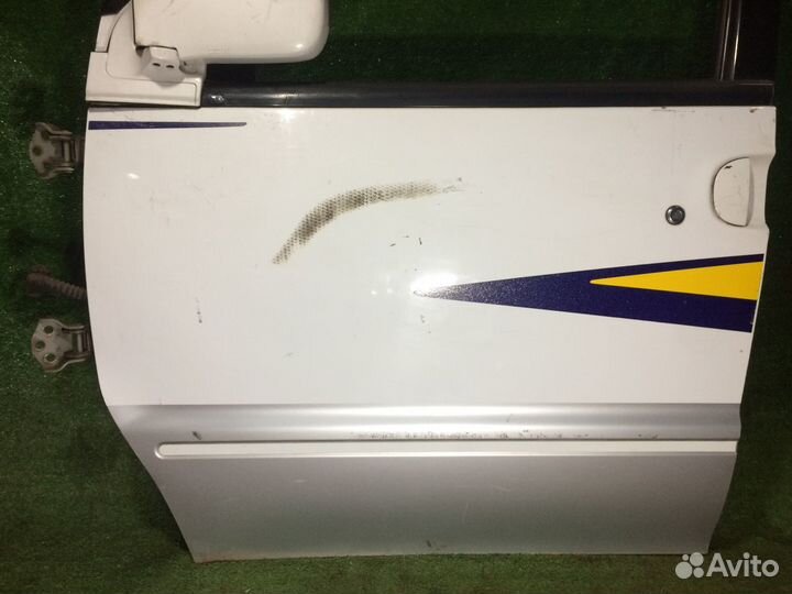 Дверь передняя левая nissan Serena C23 Белая царап