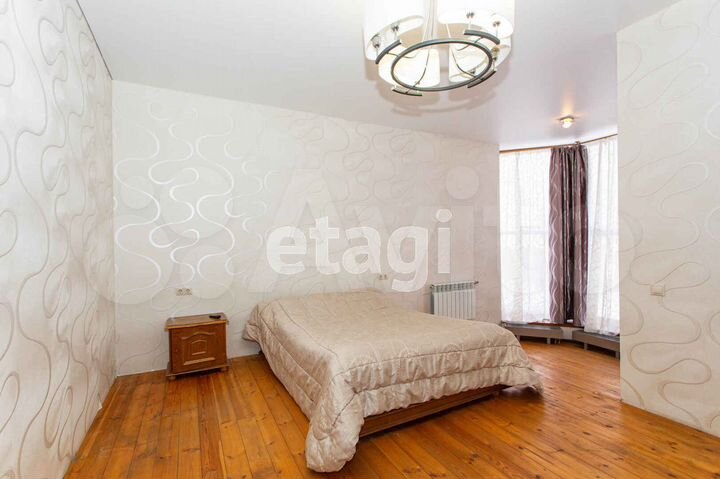 Коттедж 336,4 м² на участке 12 сот.