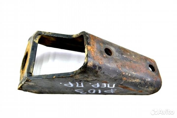 Кронштейн амортизатора переднего моста, верхний пр