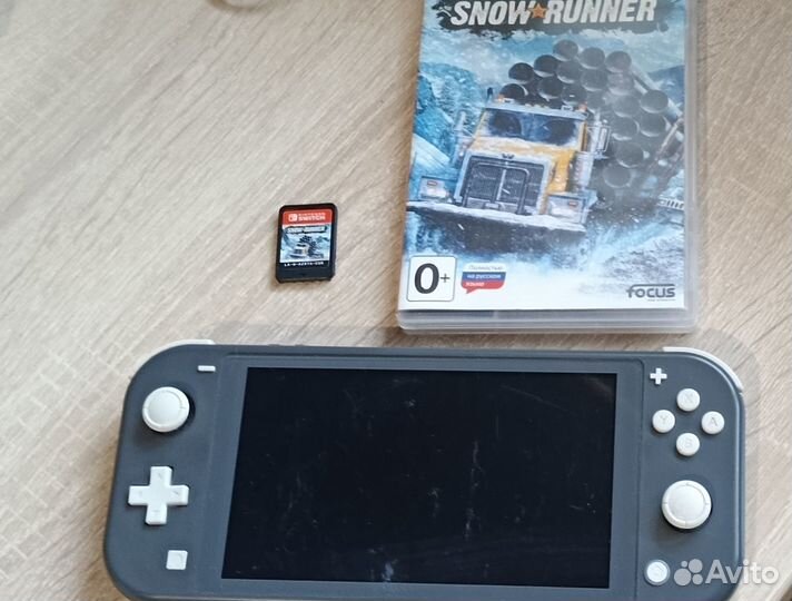 Продаю Nintendo switch lite