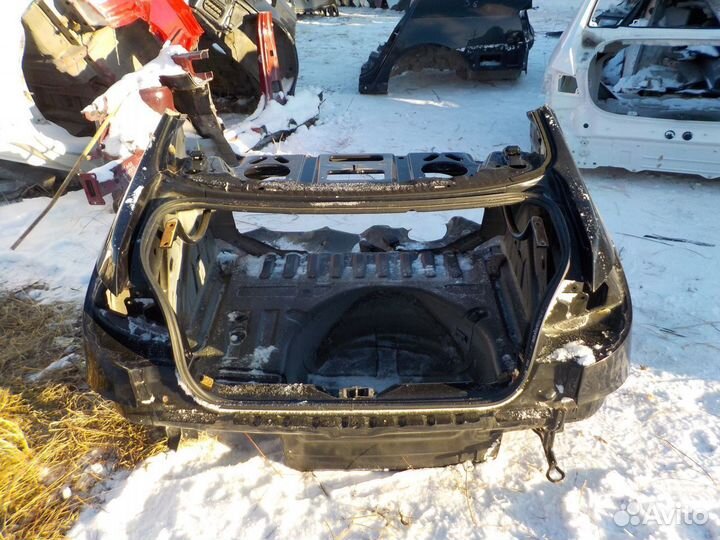 Крыло заднее левое правое Пежо 206 седан