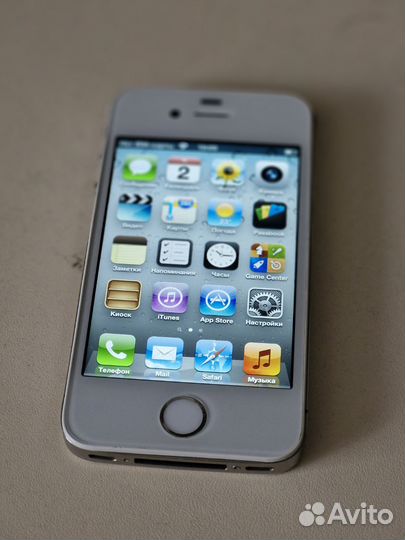 iPhone 4S, 16 ГБ