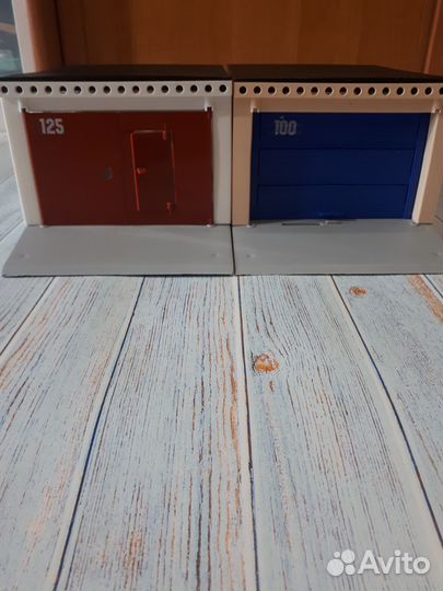 Игрушечные гаражи