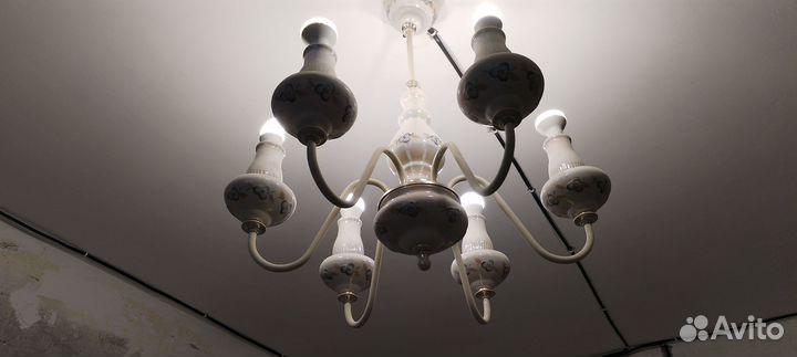 Люстра фарфоровая