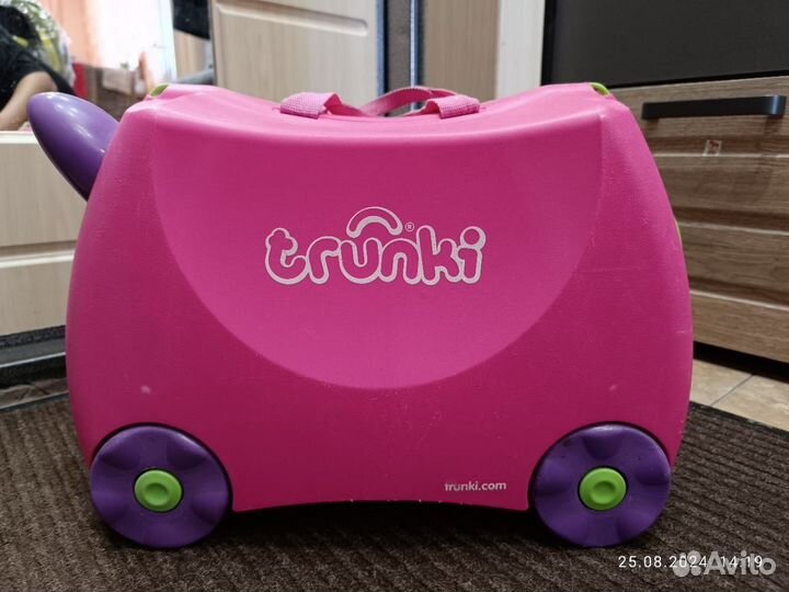 Детский чемодан -каталка trunki