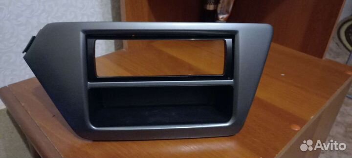 Рамка для магнитолы на Киа Рио 3