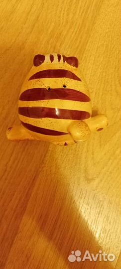 Статуэтка, полосатый кот