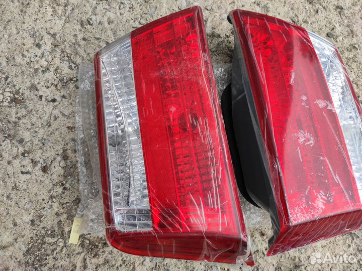 Фонарь задний внутренний Hyundai Sonata 5 NF